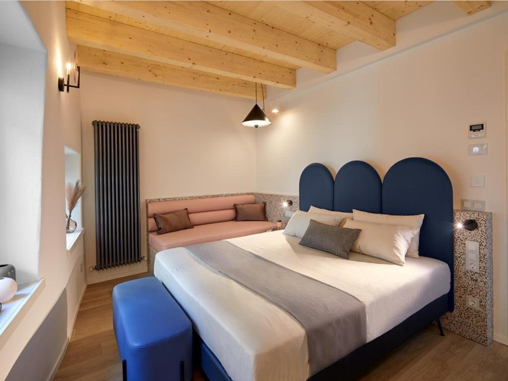 לינה וארוחת בוקר ארקו Relais Sant'Anna חדר תמונה